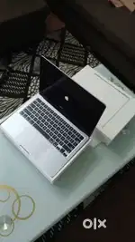 13 Apple MacBook Air M4 1 month old
