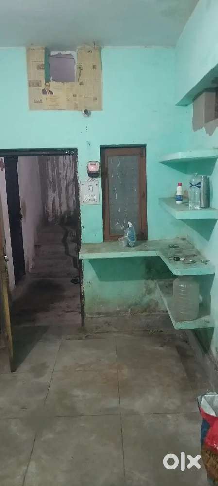 कमरा खाली है