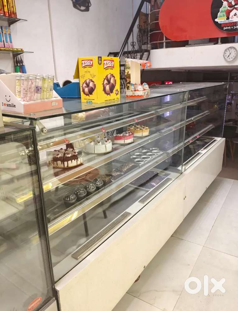 Bakery cake counter, deep freeze,  gas oven, Racks