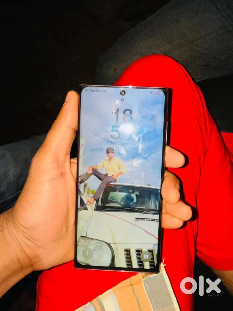 Samsung s 22 ultra in fresh and 100 condition not scratched phone