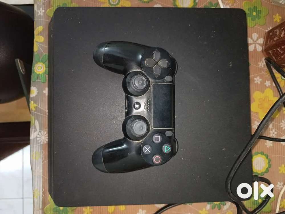 PS4 (1TB) in Excellent Condition + Original Controller