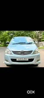 Toyota Innova 2.5 VX 8 Seater BS IV, 2011, Diesel