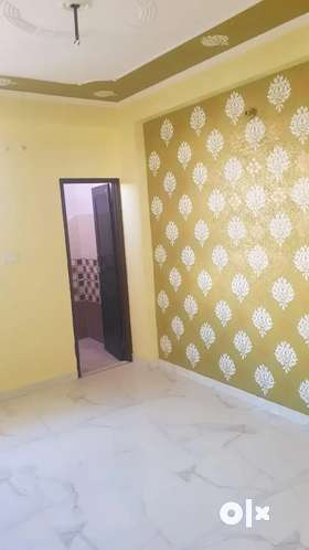 2bhk flat in kalwar roadRoyal city c blockFront site floor 90% loanable 90b app.Semi furnished prope...