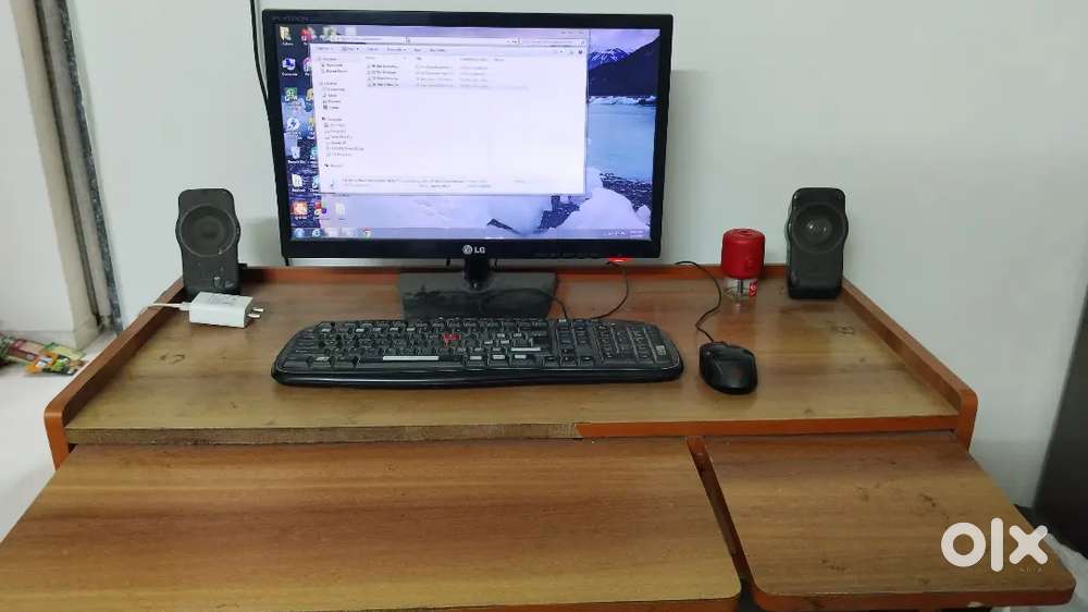 Computer system with table