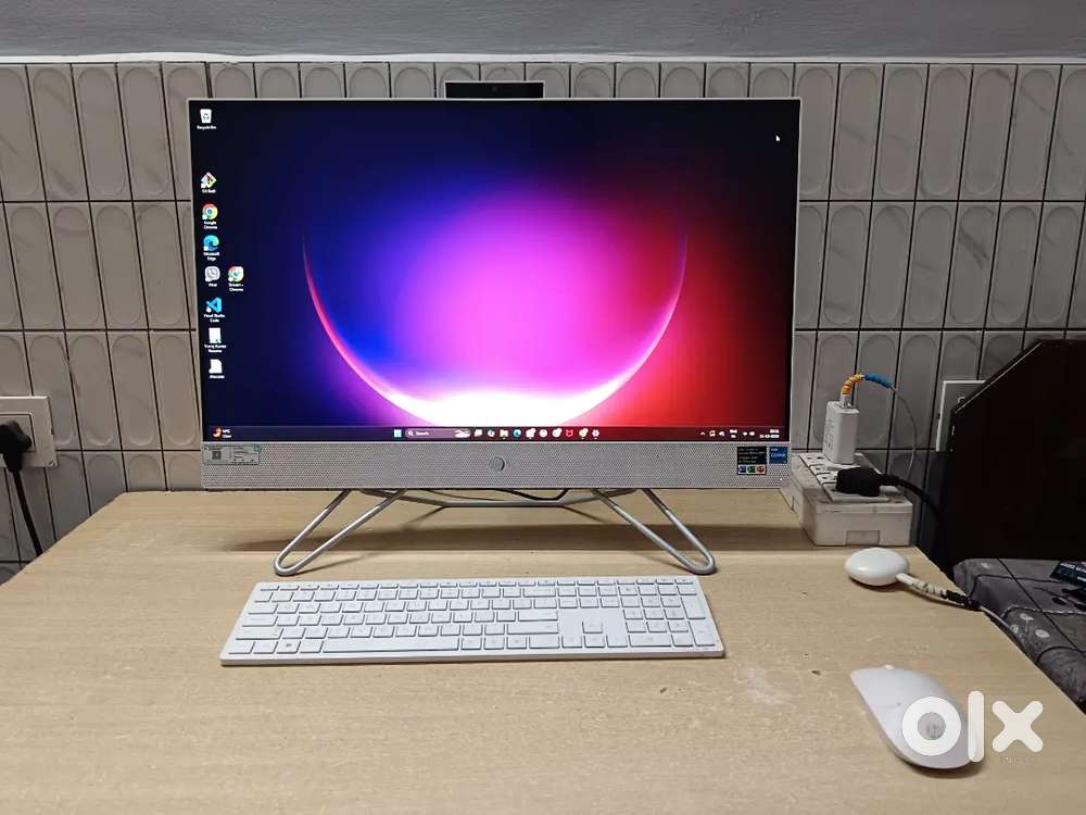 HP 24 All-in-One  12th Gen i3  8GB/512GB SSD  Like New Condition