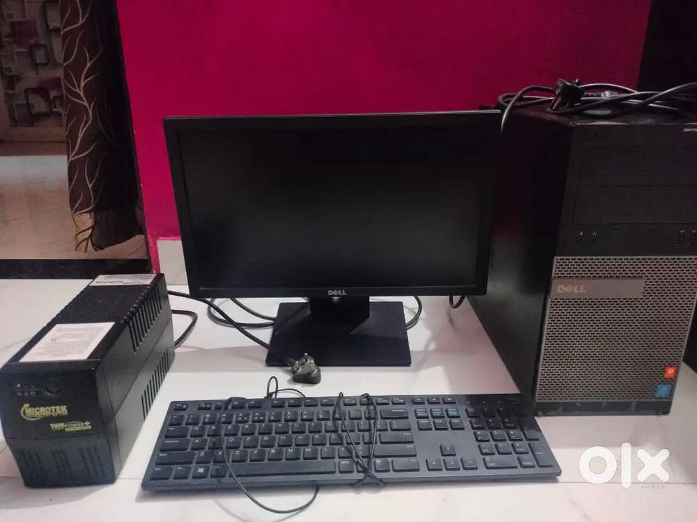 Selling my computer set in excellent condition