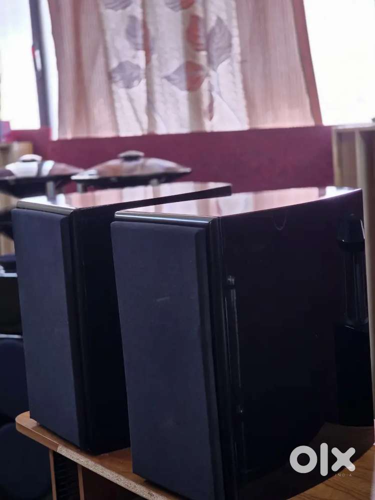 Von schweikert audio unifeild 2 book self speakers