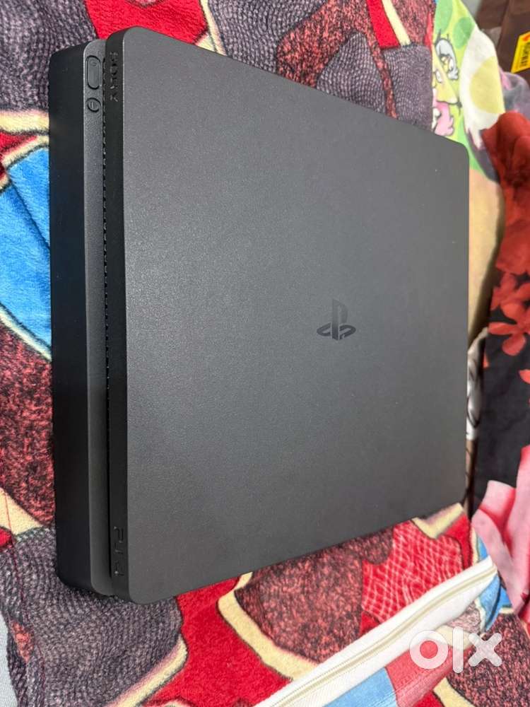 Ps4 Slim ( 9.00 ) version with orignal box