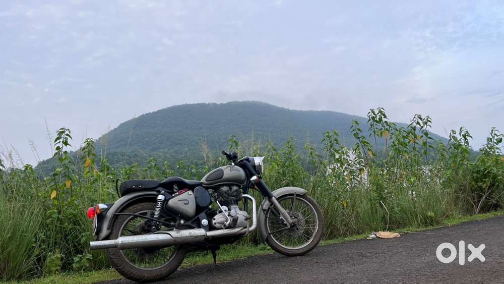 Royal enfield classic 350 bs4 gunmetal colour
