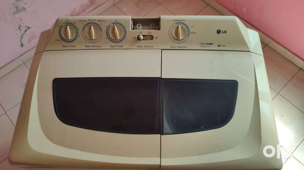 LG Semiautomatic 7 Kg Top Load (with Rollers)