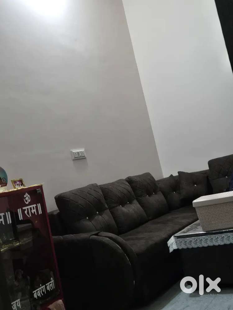 only small family and girls for rent