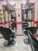 Full furnised ladies beauty parlour on 1st floor corner shop road side