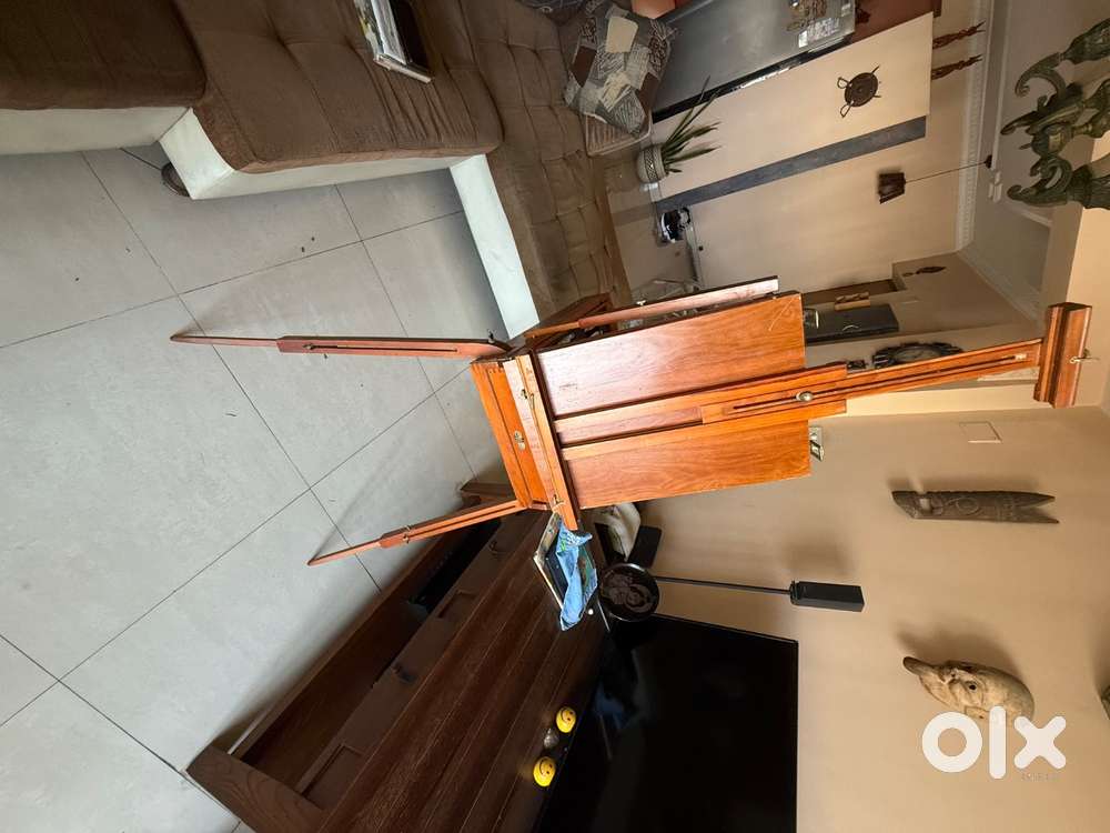 Imported French box easel