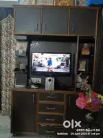 Led cabinet of wood in very good condition