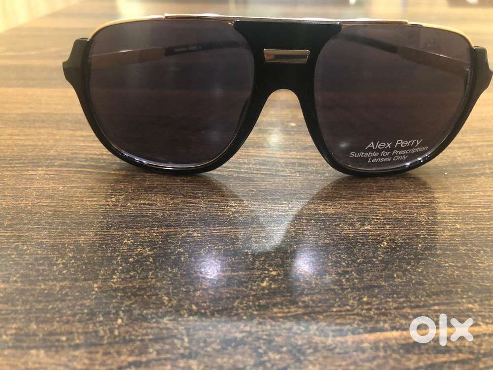 Sunglasses ( Alex Perry )