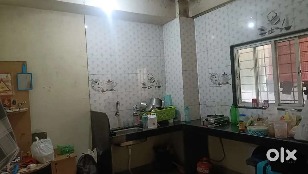 We want Roommate allready 2 living in room