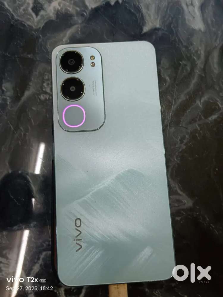 Y29 5g dynamic light bill available hai under warranty 5 month old hai