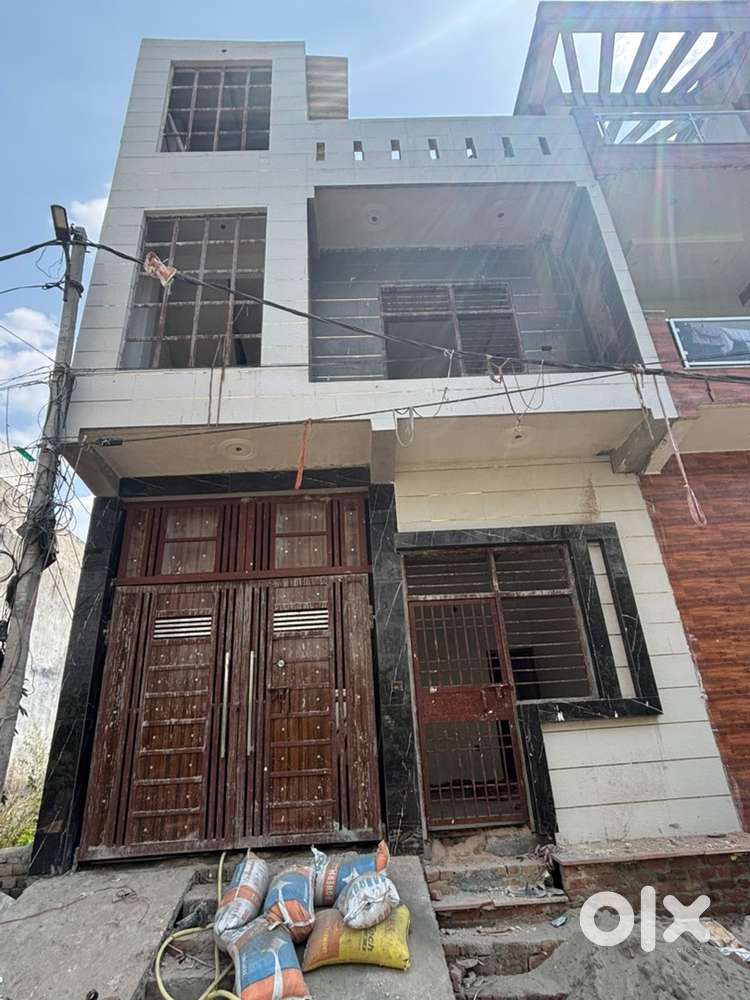 100 Gaj luxzry villa 1.5 story