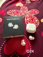 Samsung buds 2pro white color