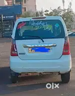 Rent pe available hai ola uber me attech hai per day 800 rent