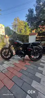 Showroom condition, new tyres, battery, chain sprocket