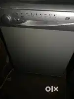 Dish washer