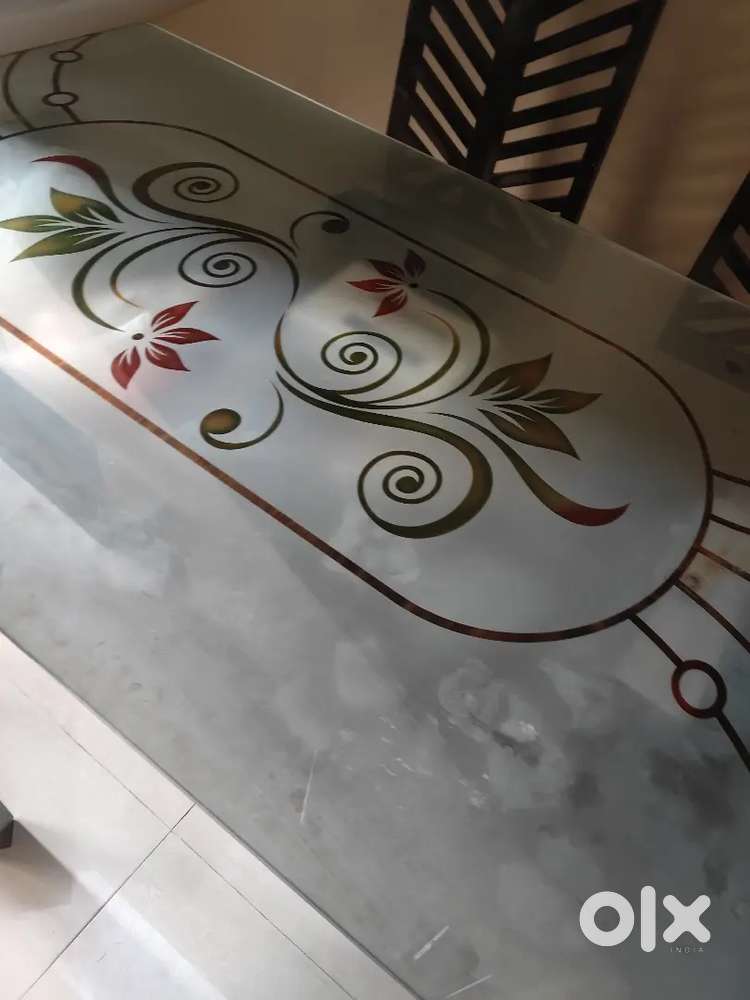 4 seater dinning table