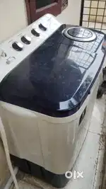 Samsung Semi Automatic washing machine
