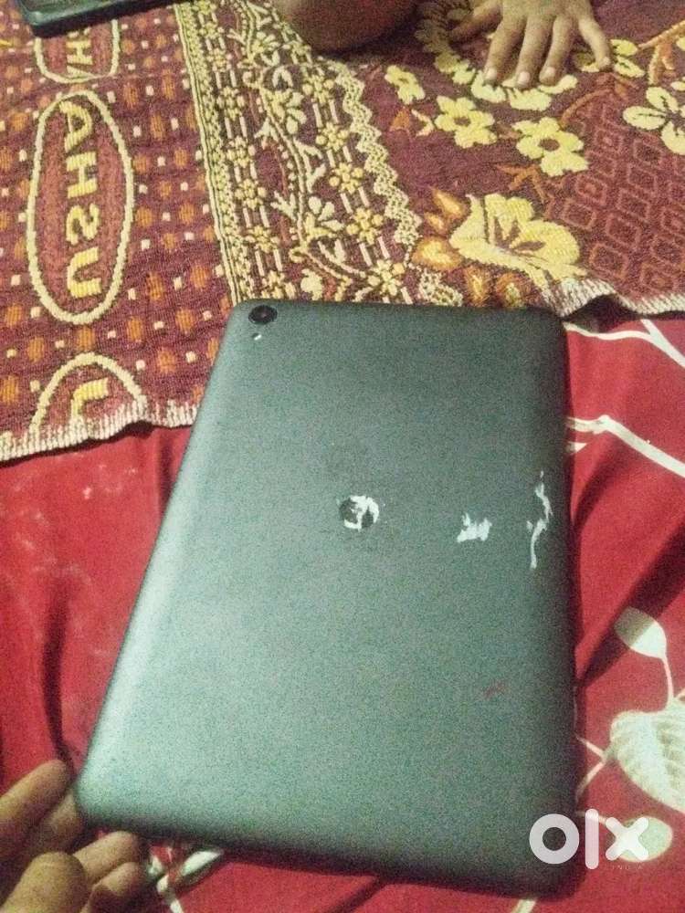 Iski battery kharab hai bus  iPad