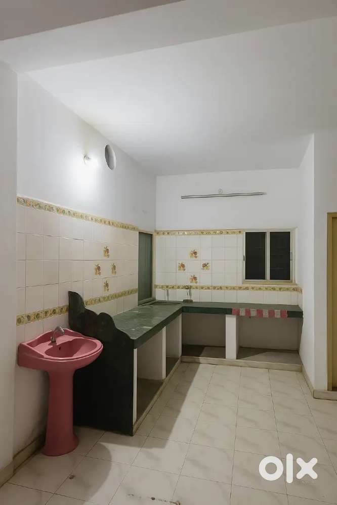 No restriction 1bhk cupls allowed nd bachlors