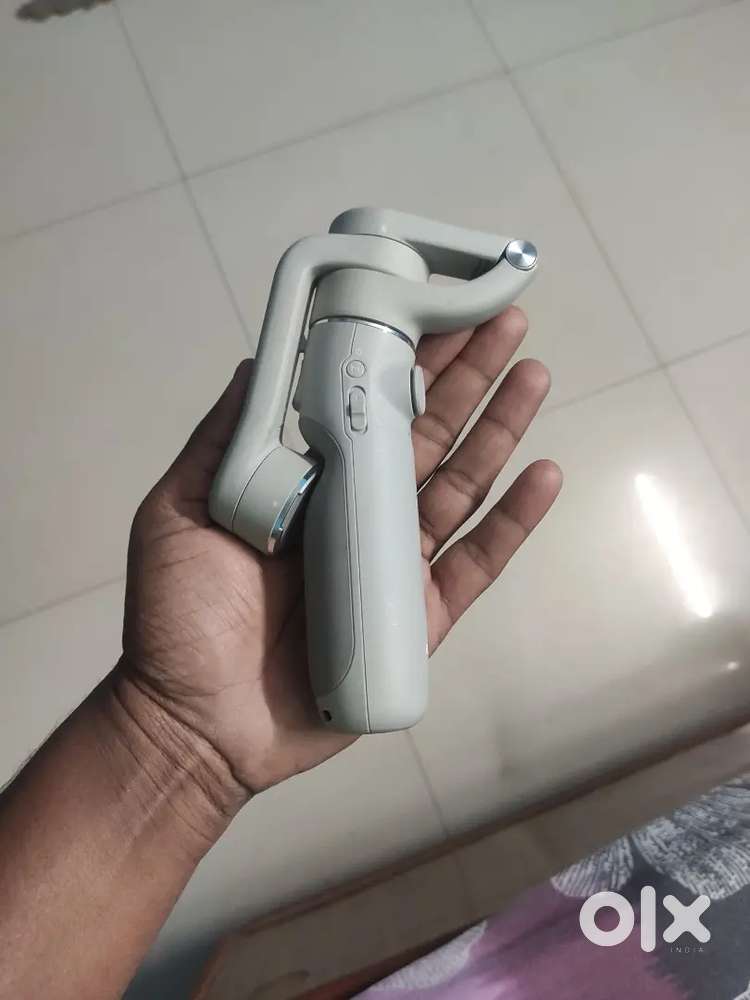 DJI OM 5 Gimbal – Excellent Condition  For Smartphone