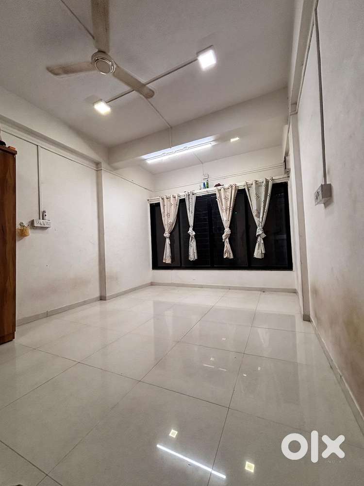Near central court flat in nashik bachlors/family for rent