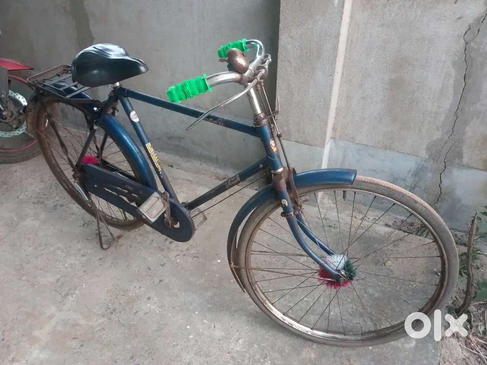 Blue Colour Hero gents Cycle.