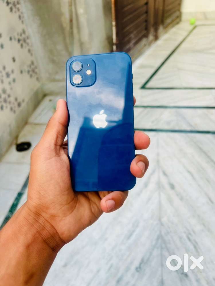 Iphone 12 , 64 gb , + charging cable