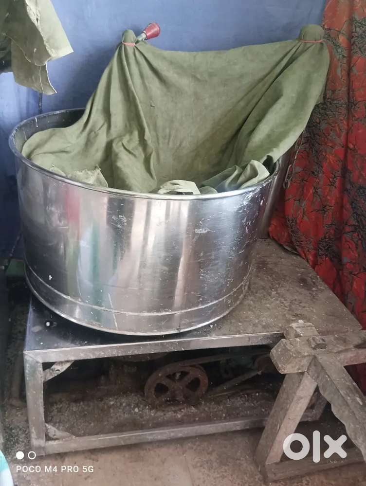 Grinder for commercial purpose 10 lit grinder in well good condition