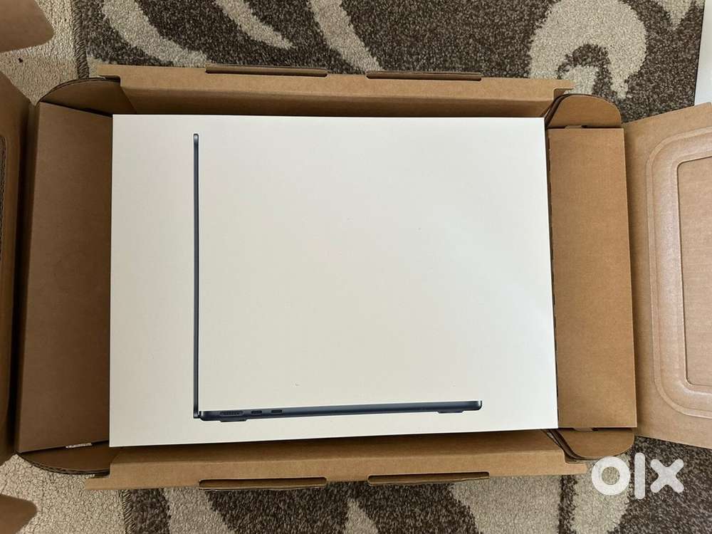 Brand New Seal Pack Macbook M2 512 India Bill & Warrnaty