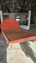 Beautiful Queen size bed for sale
