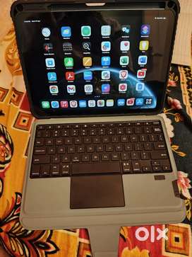 Brand new iPad 10th gen (64gb) (Wifi) with Nilkin keyboard+ back case