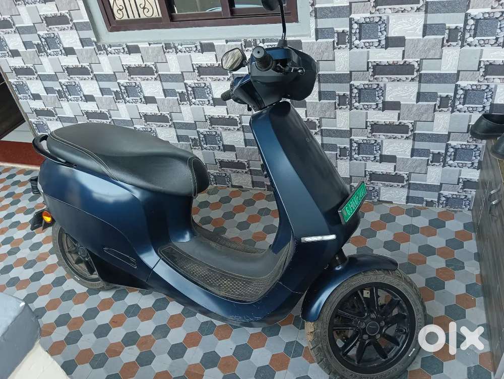 Ola S1 with charger