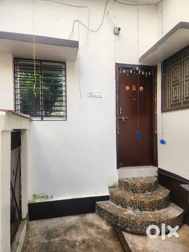 1 Furnished room room with attached washroom.