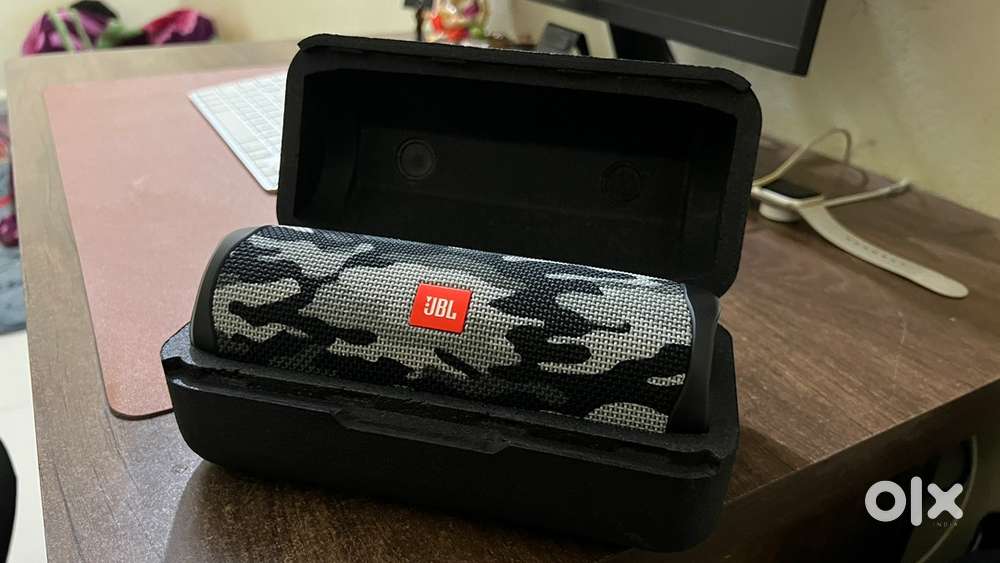 Jbl flip 5 brand new selling single speaker not pair
