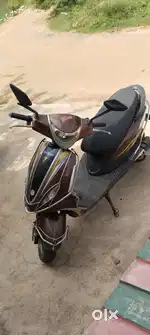 Electric scooty