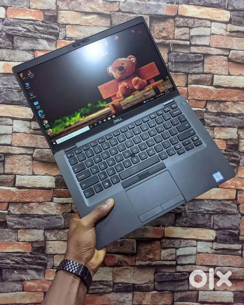 Dell 5400 Refurbished Laptop, i5 8th GEN, 16GB RAM, 256GB NVMe SSD,