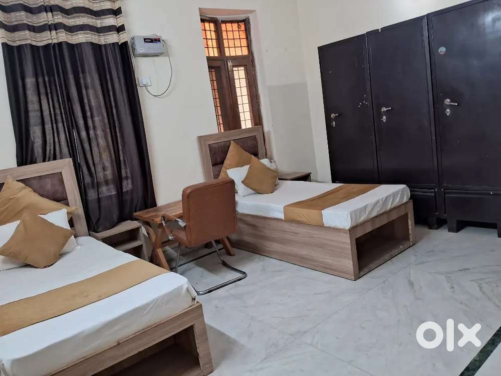 PG Near Policy Bazaar, Paisa Bazaar, Delhivery, Vatika, Parul Garg, EY