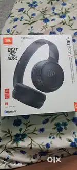JBL tune 520BT headphone in excellent condition