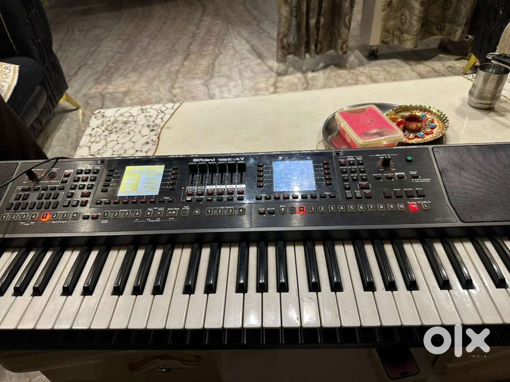 Roland E-A7 piano keyboard