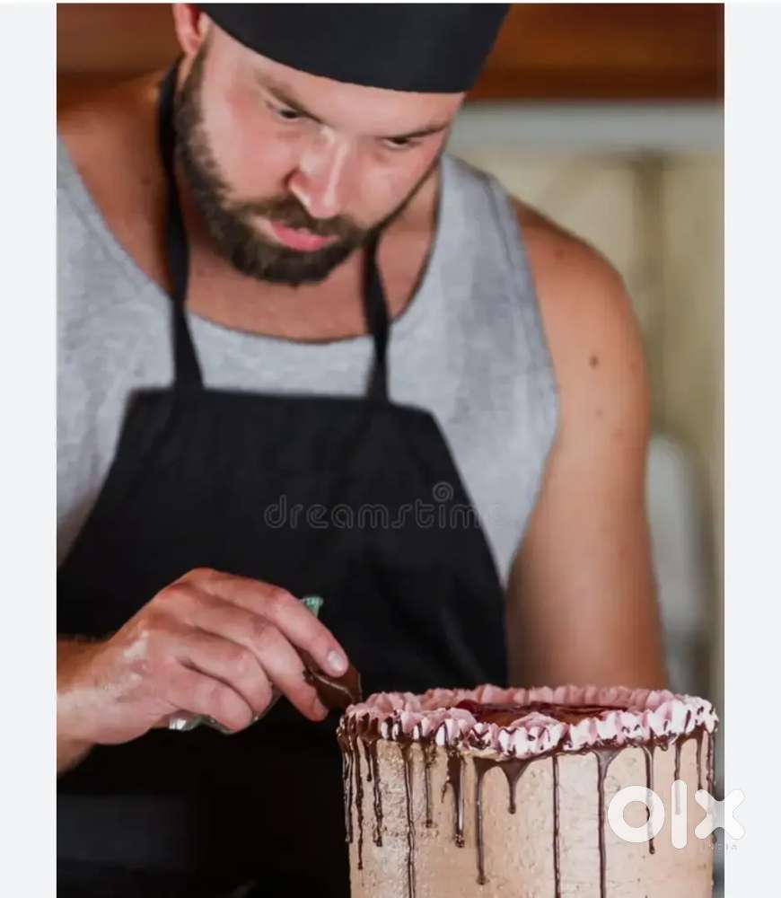 We are looking for commi 3 to make cakes and bakery tasks ⁷