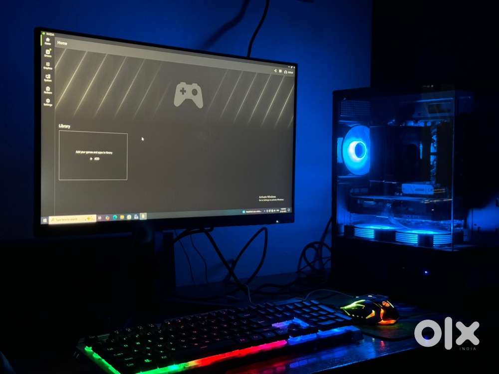 Gaming pc ( including monitor, keyboard & mouse )