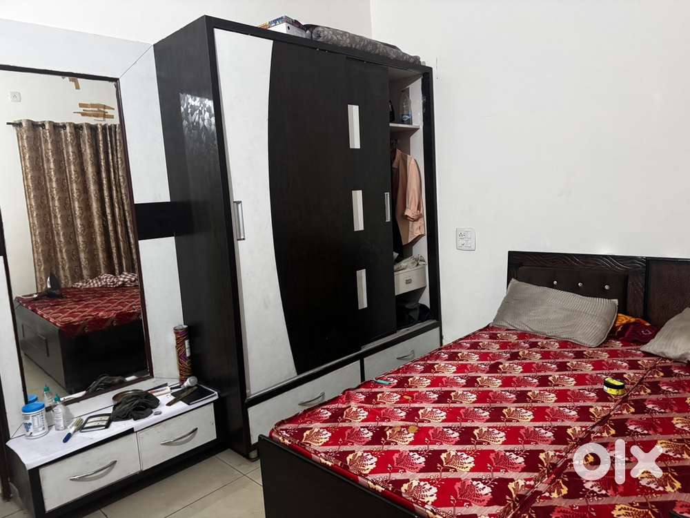 2 bhk fully furnished with all furniture