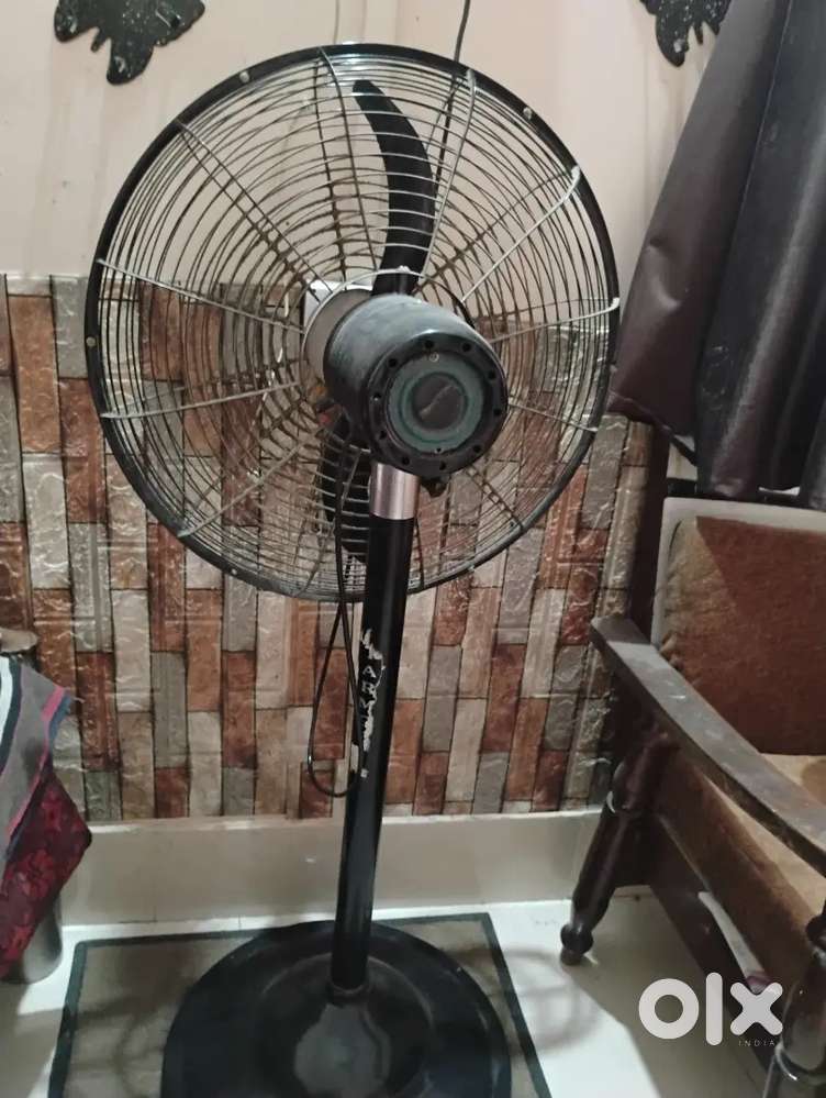 मुझे अपना पड़ेस्टल पंखा बेचना ही जो पूर्णतया चालू अच्छे पोजीशन में है।